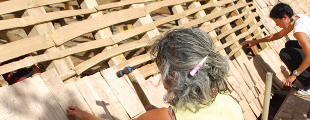 Vicky and Marta fitting shingles